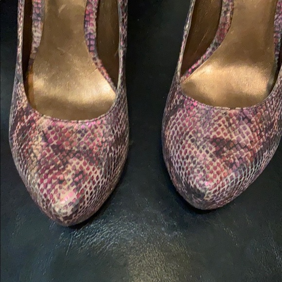 Carlos Santana Privilege Gold Multi Heels - Picture 3 of 5